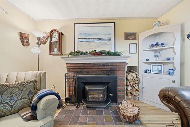 4 Laurel Street, Woburn, MA 01801