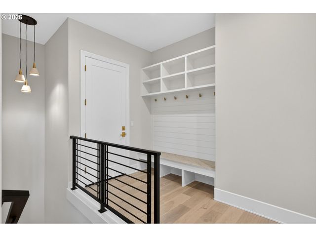 1912 Sw DICKINSON Ln, Portland, OR 97219