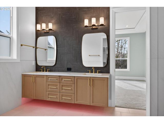 1912 Sw DICKINSON Ln, Portland, OR 97219