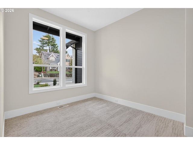 1912 Sw DICKINSON Ln, Portland, OR 97219