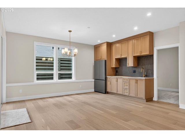 1912 Sw DICKINSON Ln, Portland, OR 97219