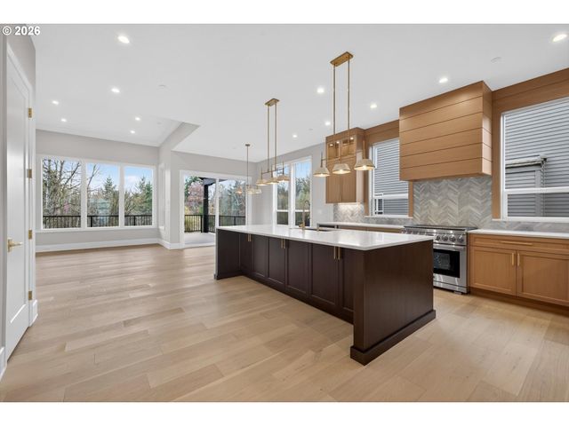 1912 Sw DICKINSON Ln, Portland, OR 97219