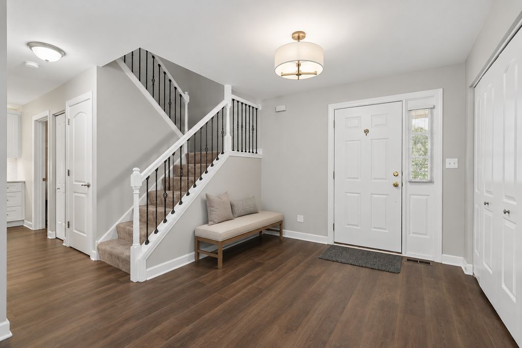 7715 Bristol Park Drive, Tinley Park, IL 60477 — photo 4