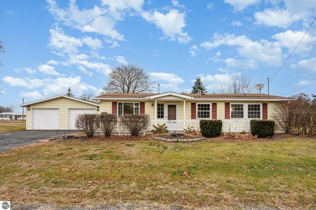 10156 Virginia, Oscoda, MI 48750