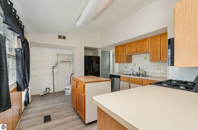 10156 Virginia, Oscoda, MI 48750