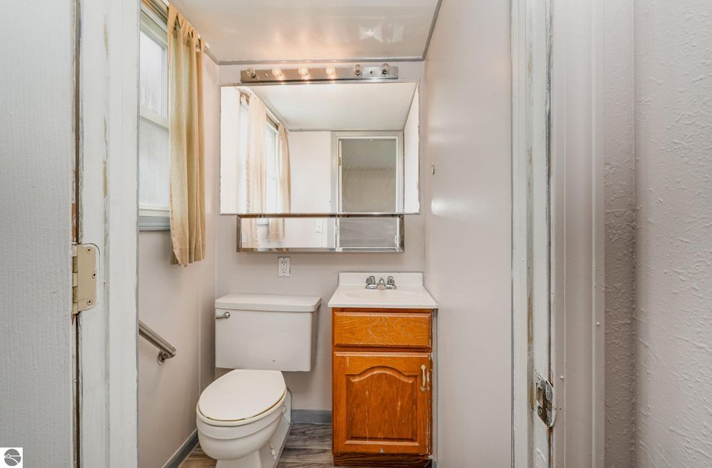 Image 11 of property listing at 10156 Virginia, Oscoda, MI 48750