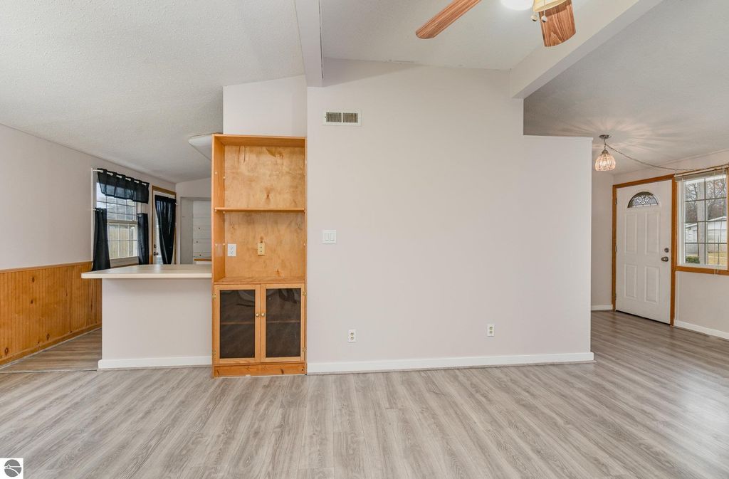 Image 4 of property listing at 10156 Virginia, Oscoda, MI 48750