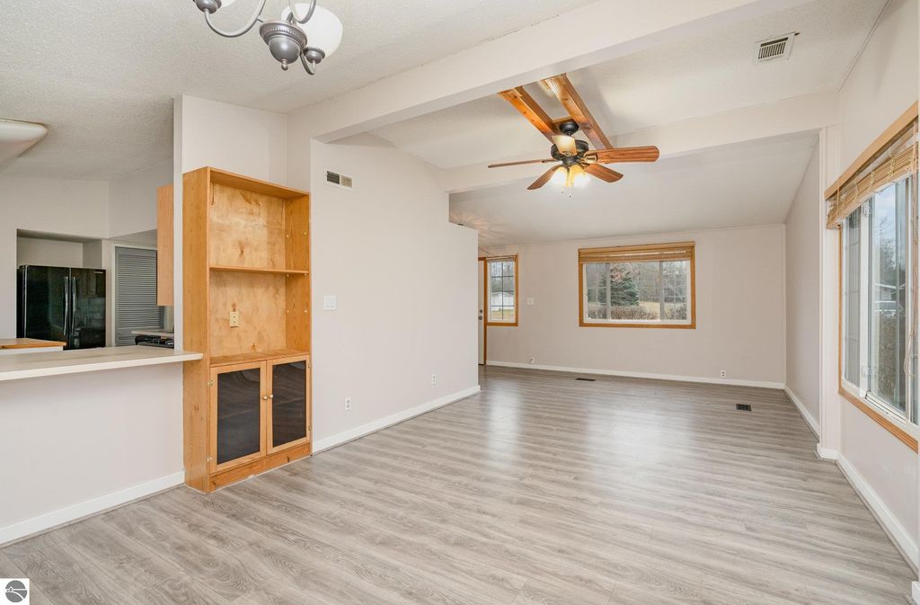 Image 6 of property listing at 10156 Virginia, Oscoda, MI 48750