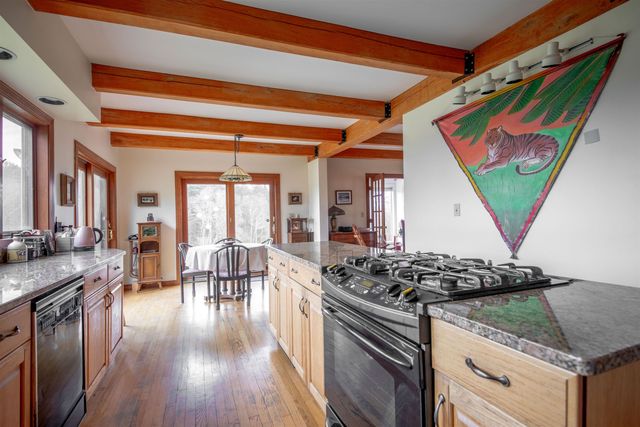 47 Oak Hill Drive, Dummerston, VT 05301