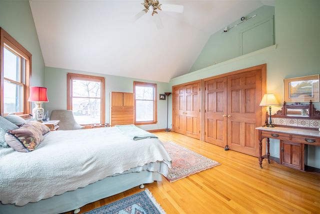 47 Oak Hill Drive, Dummerston, VT 05301
