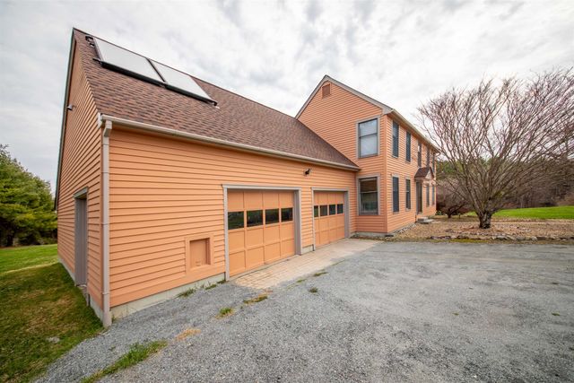 47 Oak Hill Drive, Dummerston, VT 05301