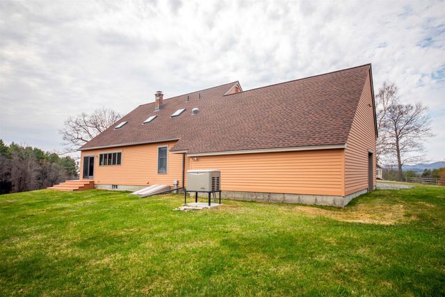 47 Oak Hill Drive, Dummerston, VT 05301