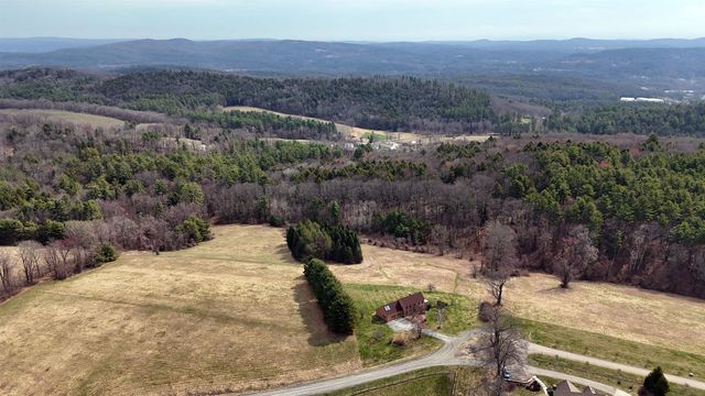 47 Oak Hill Drive, Dummerston, VT 05301