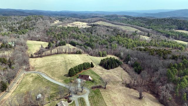 47 Oak Hill Drive, Dummerston, VT 05301