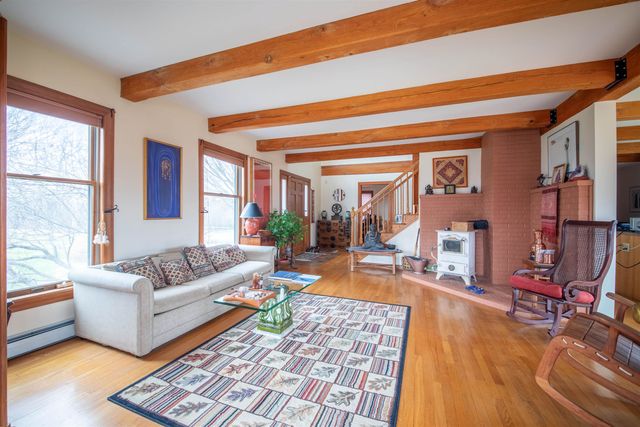 47 Oak Hill Drive, Dummerston, VT 05301