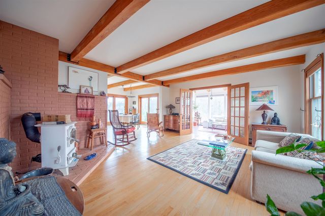 47 Oak Hill Drive, Dummerston, VT 05301