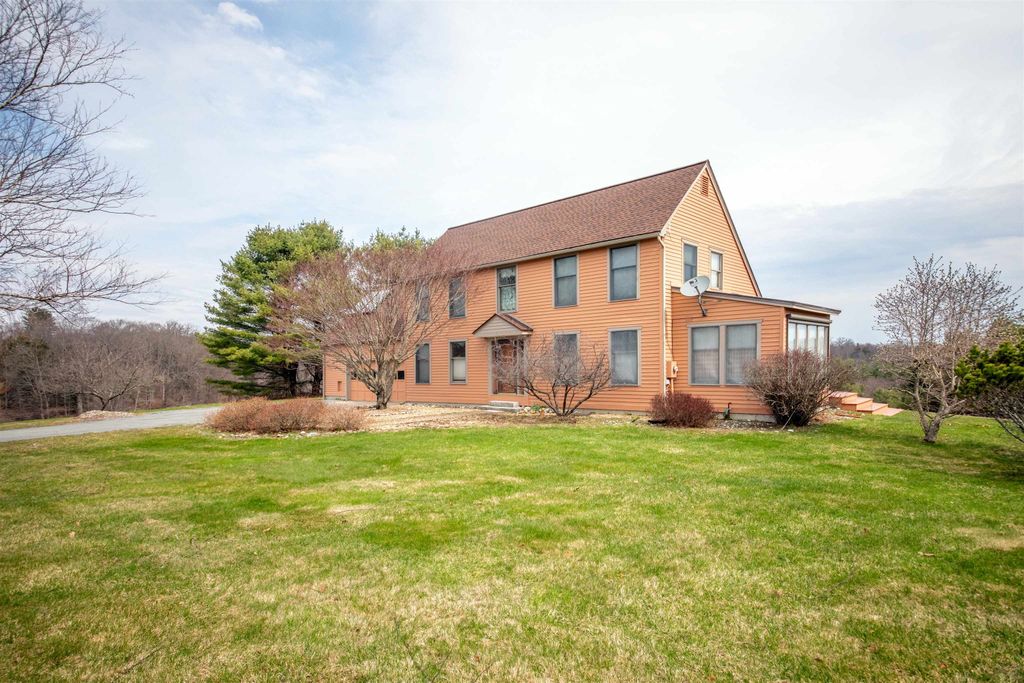 47 Oak Hill Drive, Dummerston, VT 05301