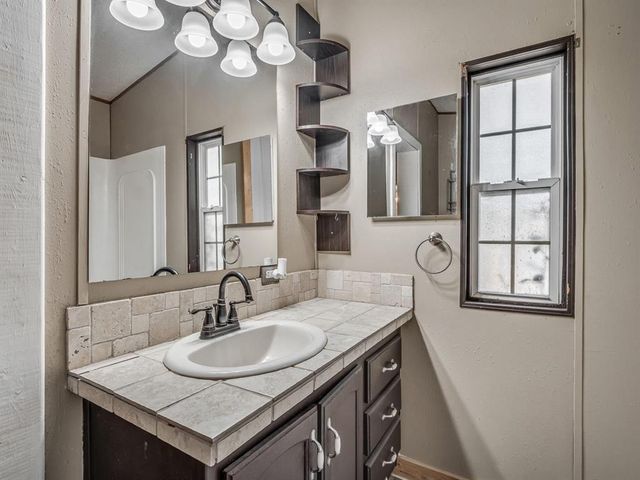 5609 E Horse Ranch Road, Perkins, OK 74059