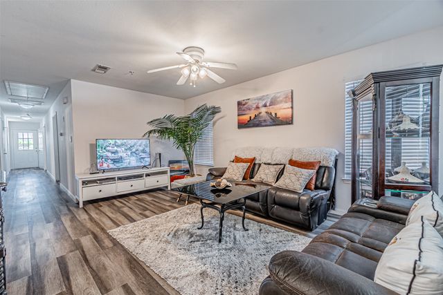 1109 E Avenue, Plano, TX 75074