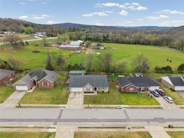 499 Buckboard Road, West Fork, AR 72774