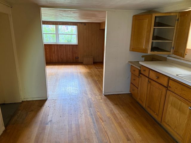 5216 W Melrose Street, Chicago, IL 60641