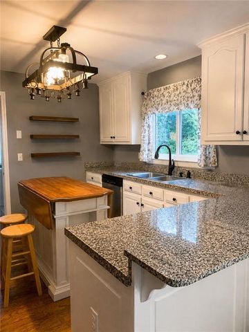 107 E Clinton Drive E, Rome, GA 30165