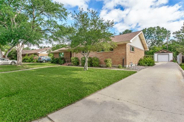 1208 Amherst Drive, Denton, TX 76201