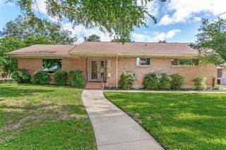 1208 Amherst Drive, Denton, TX 76201