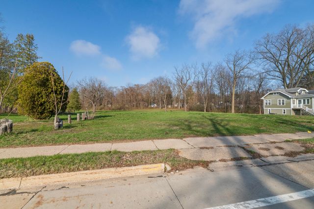 757 Phillips Street, South Haven, MI 49090
