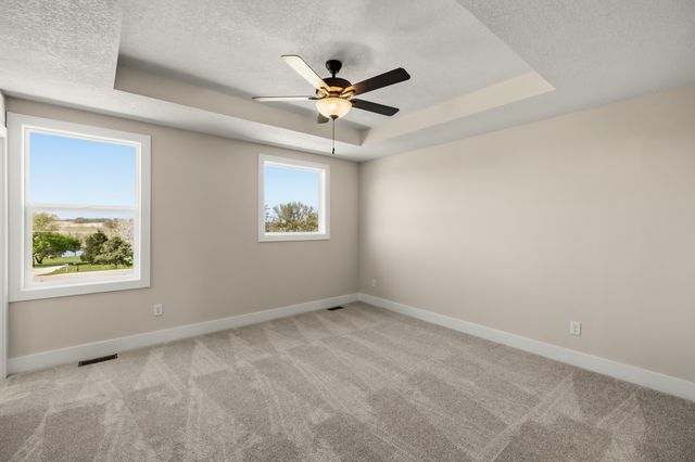 923 Percheron Lane, Norwalk, IA 50211