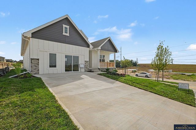 11253 Longshore Avenue, Papillion, NE 68046