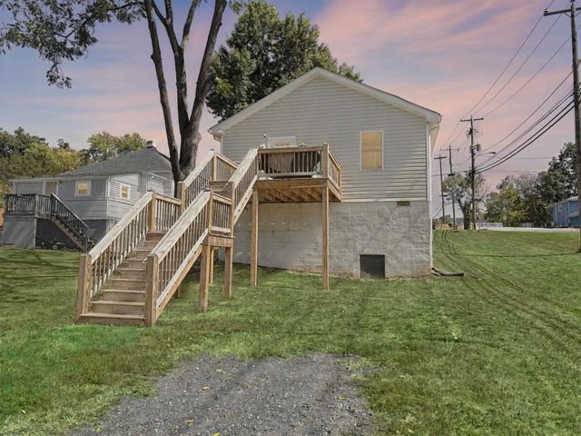 601 N BAYARD AVE, Waynesboro, VA 22980