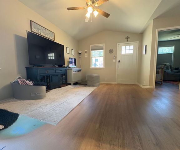 601 N BAYARD AVE, Waynesboro, VA 22980