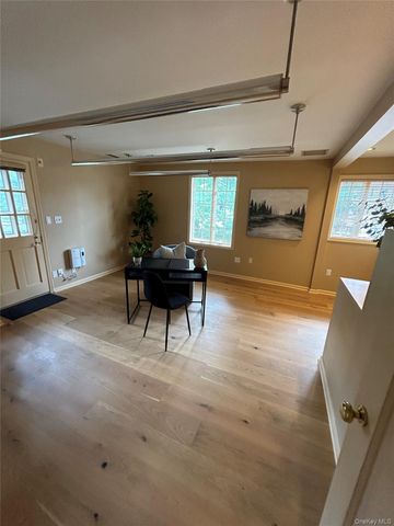 915 Palmer Road, Bronxville, NY 10708