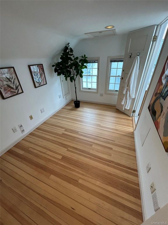 915 Palmer Road, Bronxville, NY 10708 — photo 3