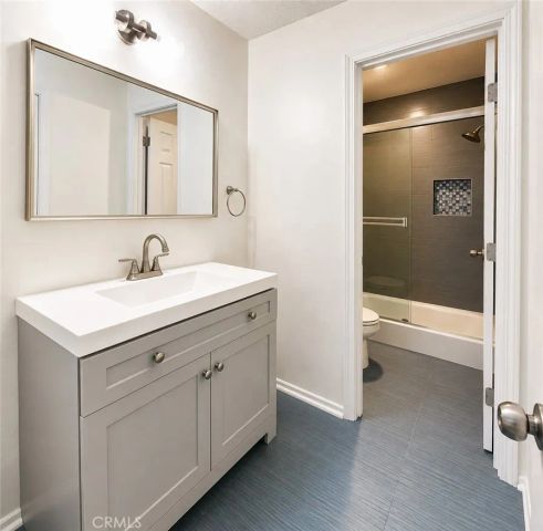 23401 Park Sorrento 22, Calabasas, CA 91302