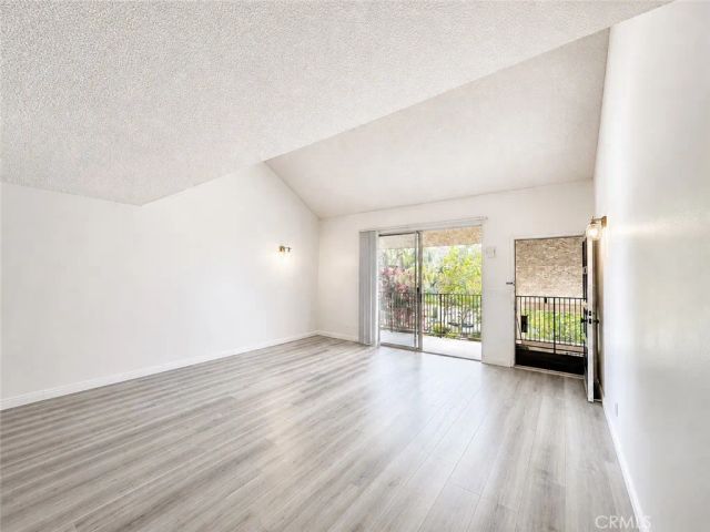 23401 Park Sorrento 22, Calabasas, CA 91302