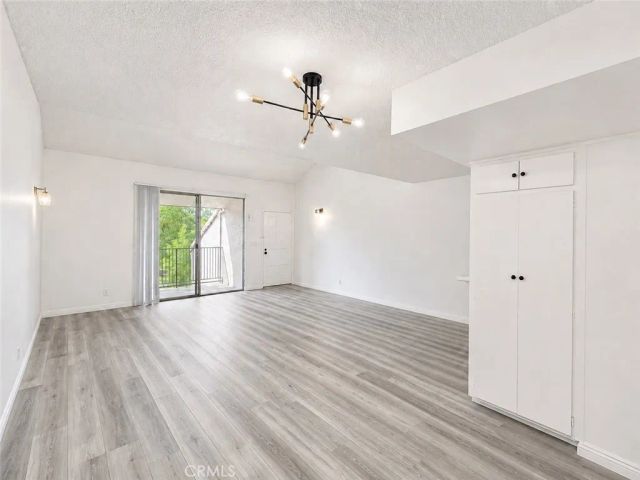 23401 Park Sorrento 22, Calabasas, CA 91302