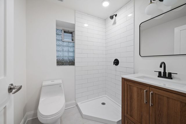 1340 W Hollywood Avenue G, Chicago, IL 60660