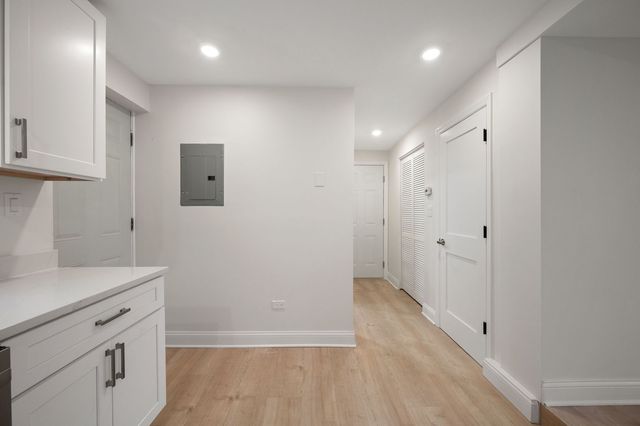 1340 W Hollywood Avenue G, Chicago, IL 60660