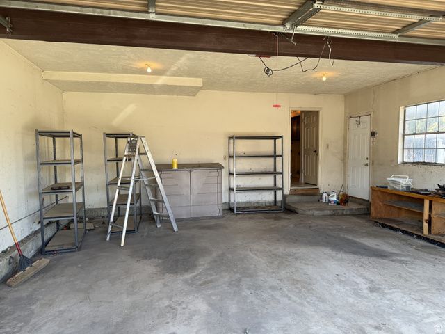 10866 S SAVANNAH DR DR, Sandy, UT 84094