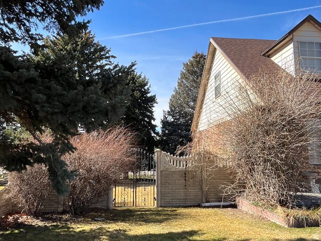 10866 S SAVANNAH DR DR, Sandy, UT 84094