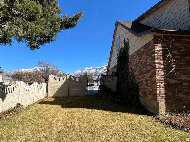 10866 S SAVANNAH DR DR, Sandy, UT 84094