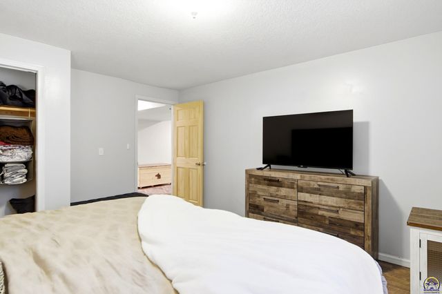 4037 NW Fielding TER, Topeka, KS 66618