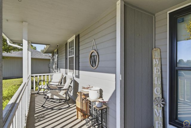 4037 NW Fielding TER, Topeka, KS 66618