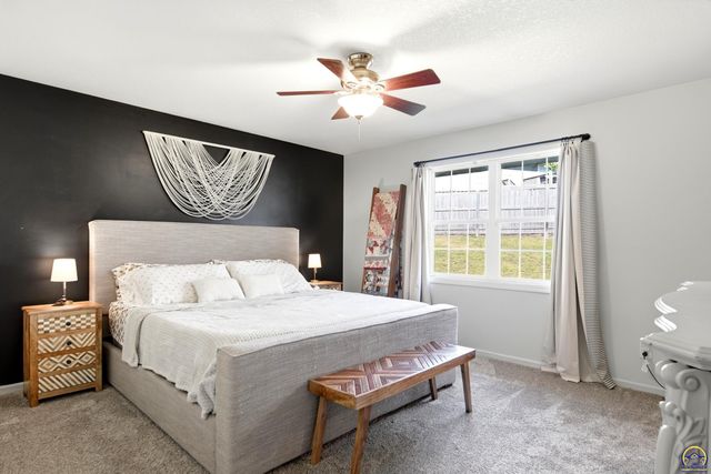 4037 NW Fielding TER, Topeka, KS 66618