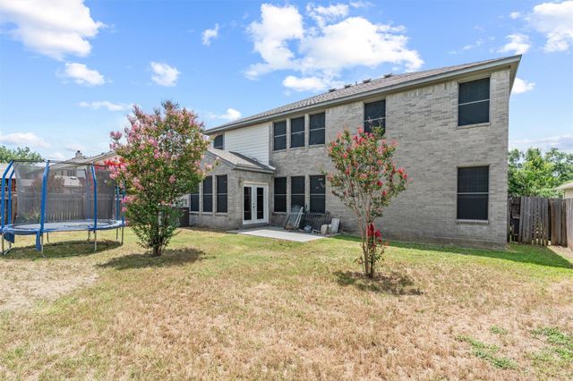 804 Yosemite TRL, Taylor, TX 76574