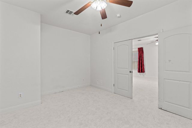 804 Yosemite TRL, Taylor, TX 76574