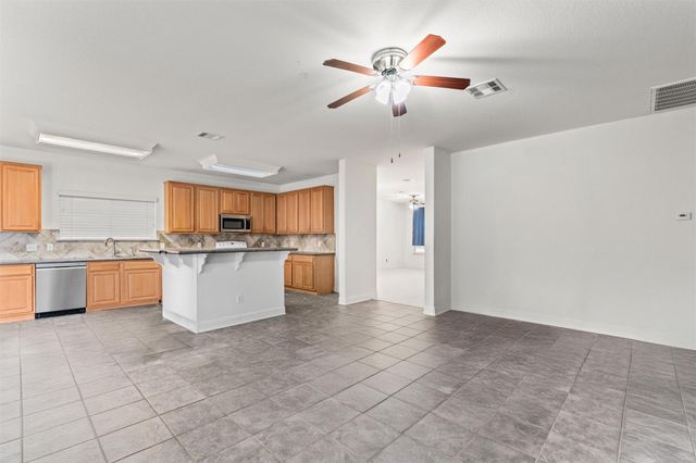 804 Yosemite TRL, Taylor, TX 76574
