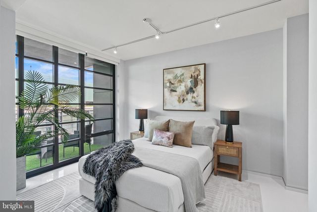 45 SUTTON SQ SW #1104, Washington, DC 20024